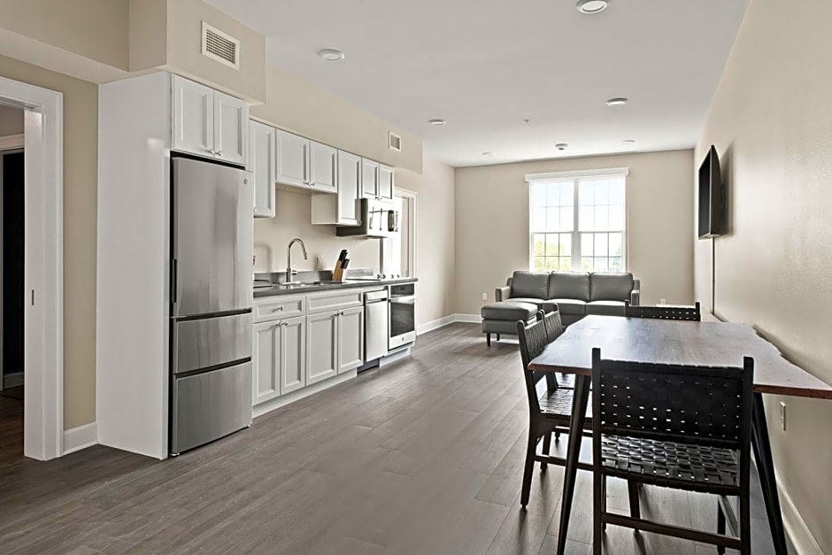 Bywater Suite Hotel