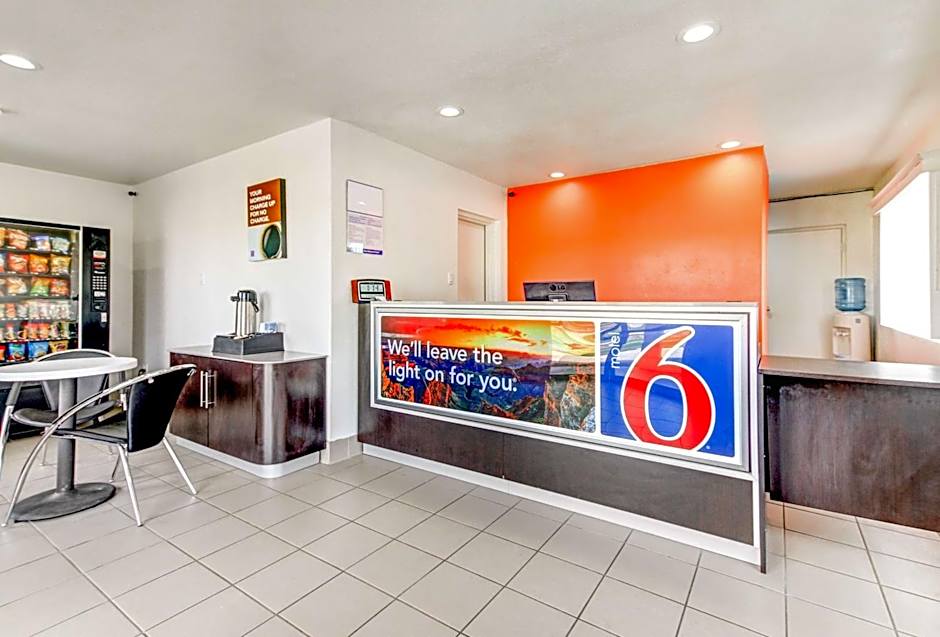 Motel 6 Waco - Lacy Lakeview