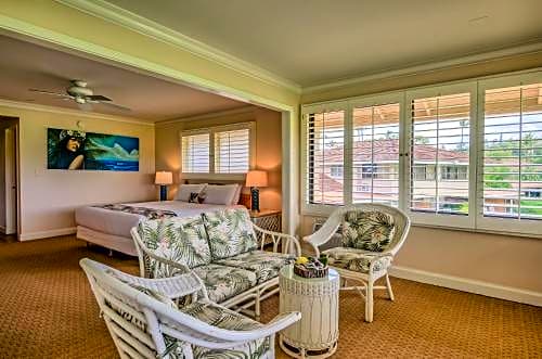 Royal Lahaina Resort & Bungalows