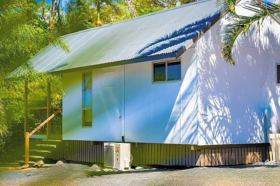 Capri Cabins