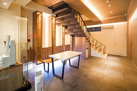 Traveller-Inn Day Moon Hotel