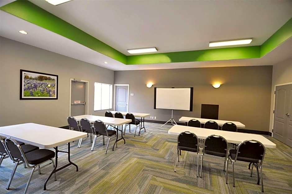 La Quinta Inn & Suites by Wyndham Brookshire