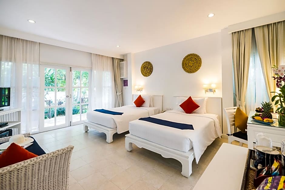 Photo 1 of 9 of Garden View Grand Twin beds