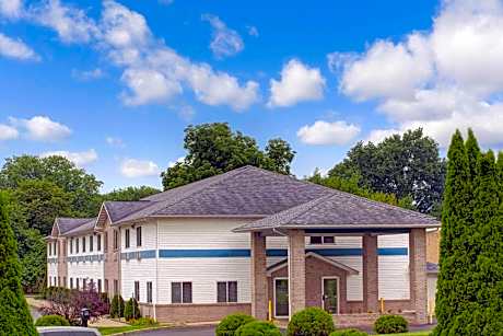 Super 8 by Wyndham Heath/Newark