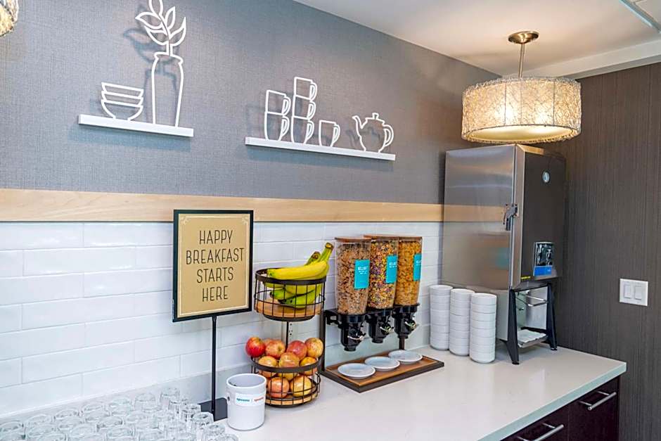 Hampton Inn & Suites, by Hilton - Vancouver Downtown