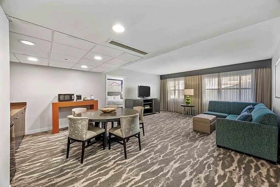 DoubleTree Suites by Hilton Hotel Huntsville South