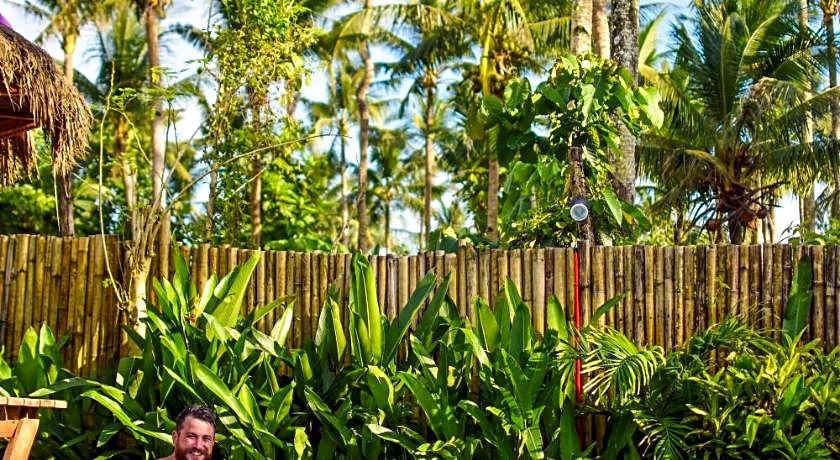 Mad Monkey Hostel Siargao