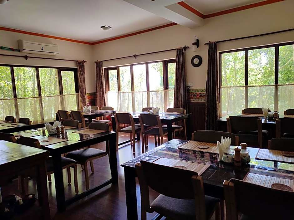 The Deskit Villa – Leh, PA