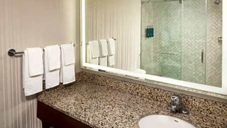 2 Queen Beds Hearing Accessible