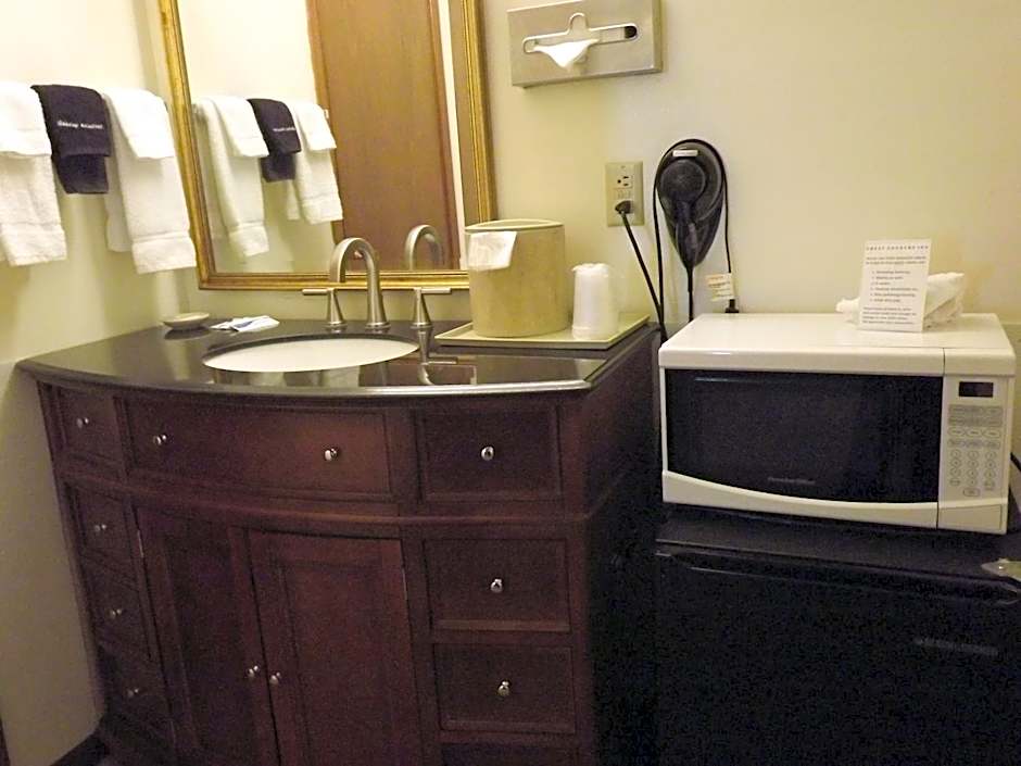 Crest Country Inn