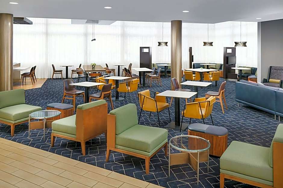 Courtyard by Marriott Los Angeles Woodland Hills