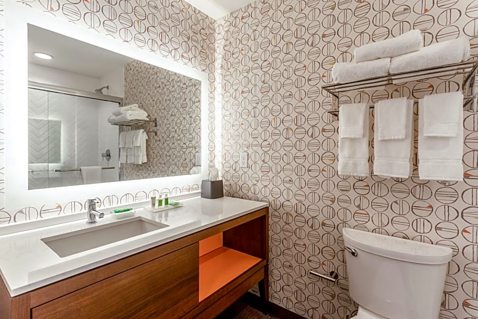 Holiday Inn & Suites Cedar Falls-Waterloo Event Ctr By IHG