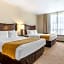 Comfort Suites Maingate East