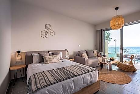 Sea Front Premier Suite with Jetted Pool