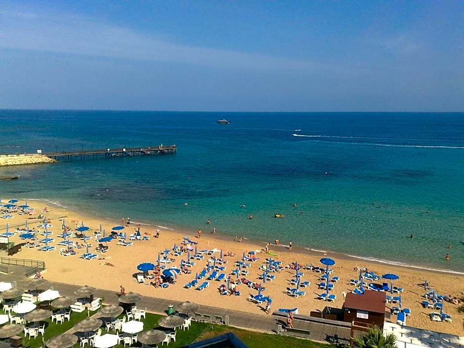 Vrissaki Beach Hotel