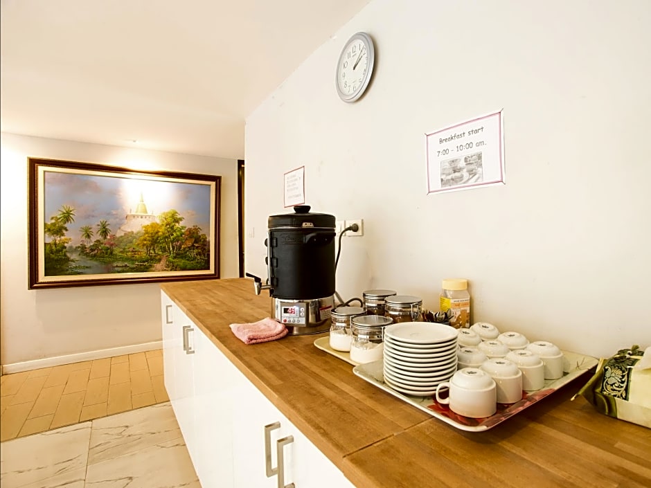 Nantra Ploenchit Hotel