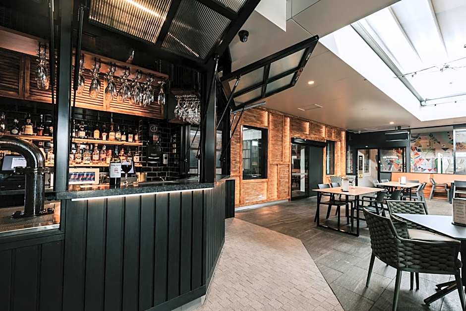 Sydney Junction Hotel