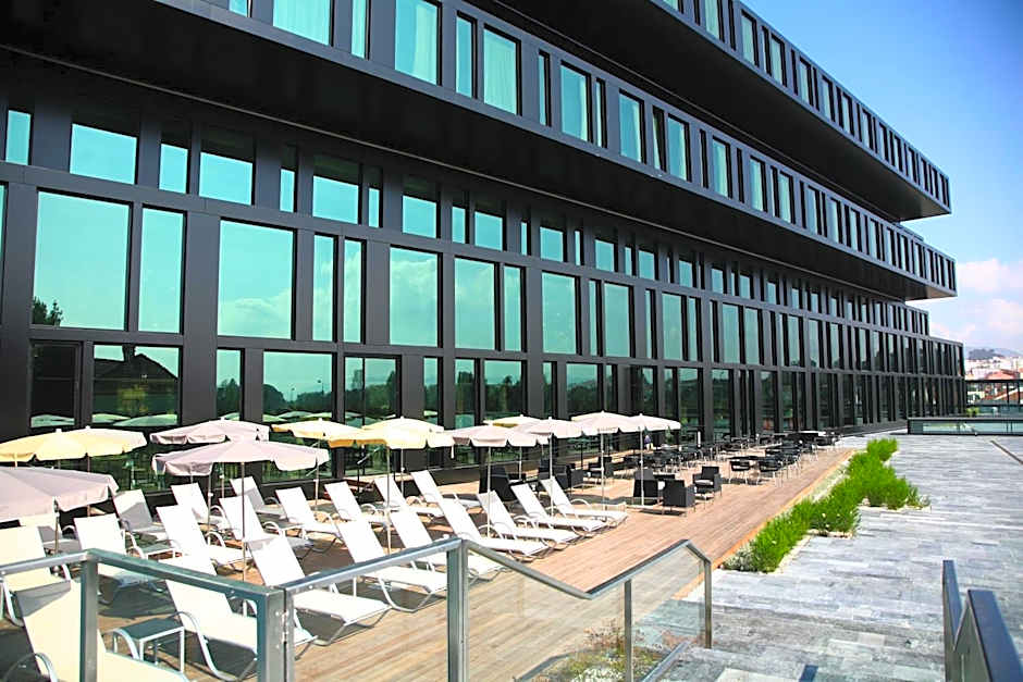 Axis Viana Business & SPA Hotel