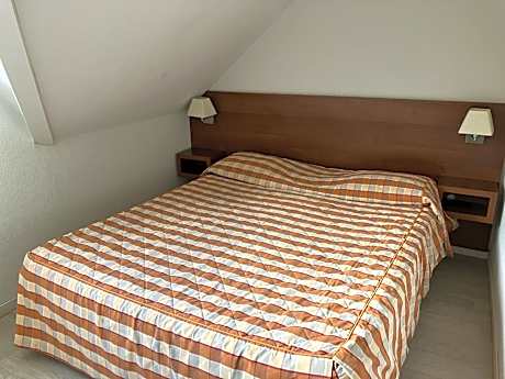 Two-Bedroom Apartment (8 Adults)