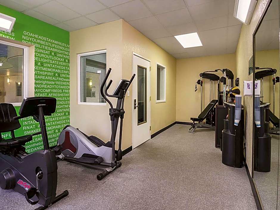 La Quinta Inn & Suites by Wyndham Bowling Green