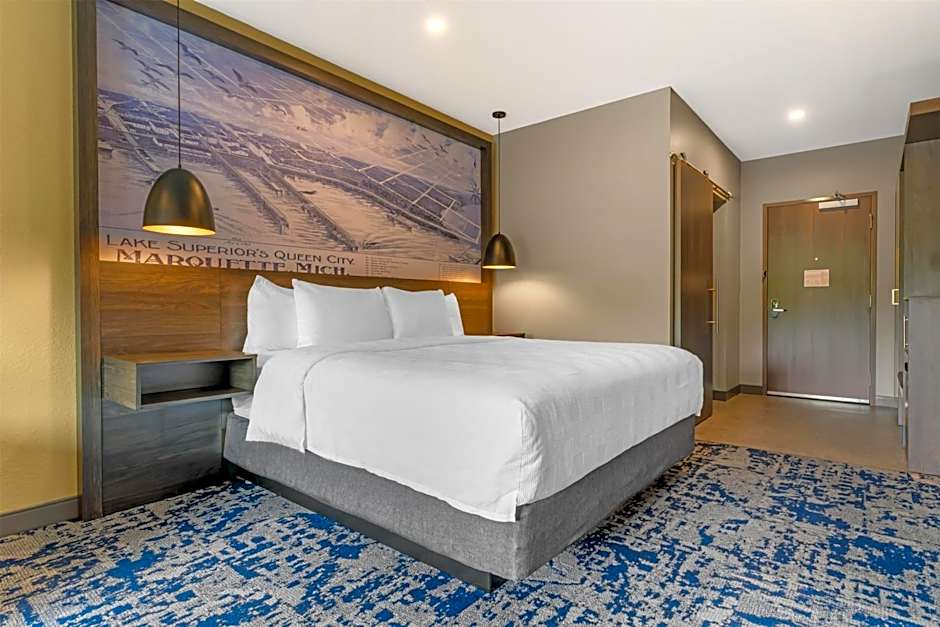 Best Western Plus Marquette Hotel & Suites