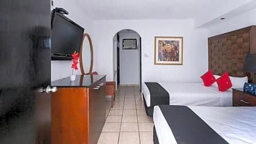 Hotel Dorada Inn