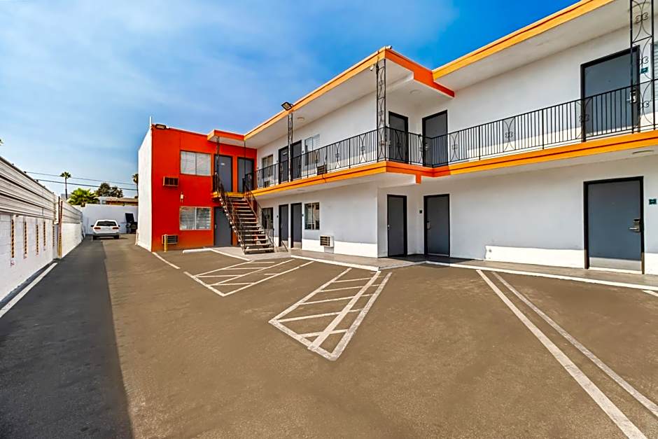 Rodeway Inn & Suites North Hollywood Burbank Airport - Universal Area