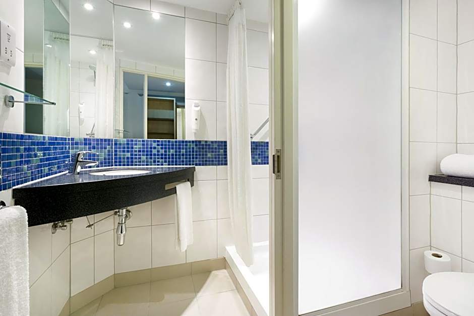 Holiday Inn Express Southampton - M27 J7 By IHG