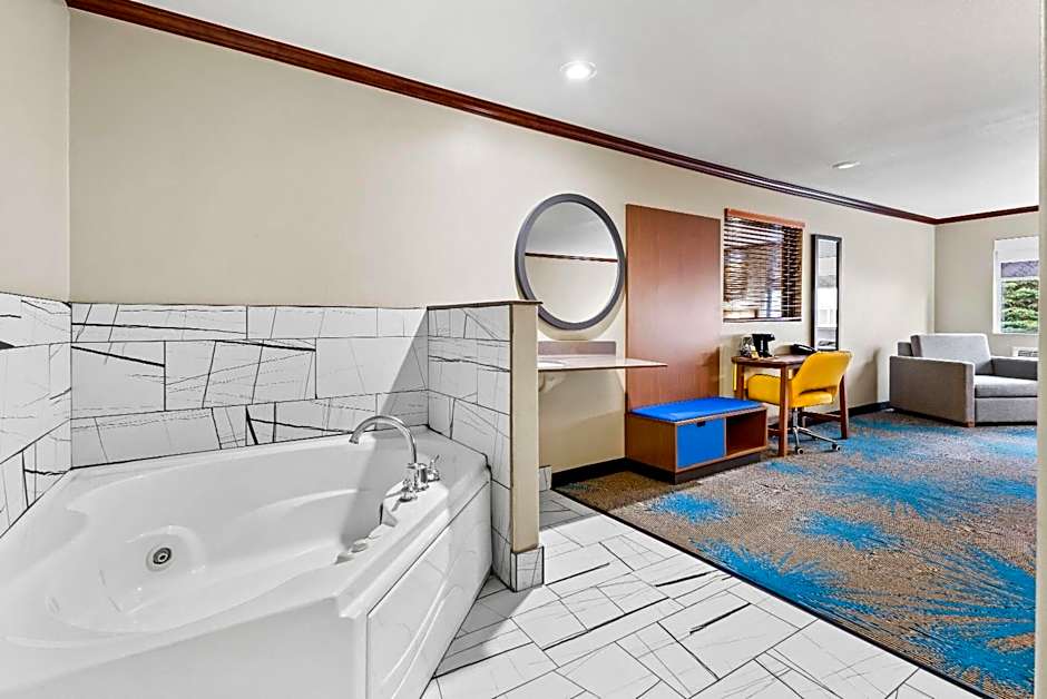 Days Inn by Wyndham Mitchell SD