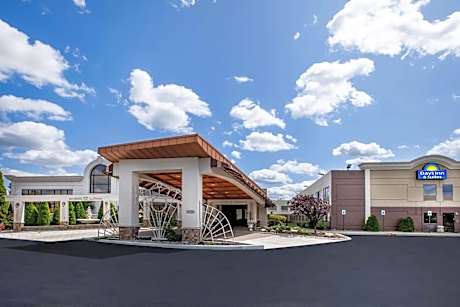 Days Inn & Suites by Wyndham Rochester Hills MI