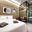Hotel Hermes at Yongin Everland Station