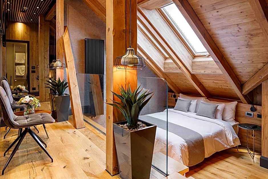 SCHUSTER Boarding House