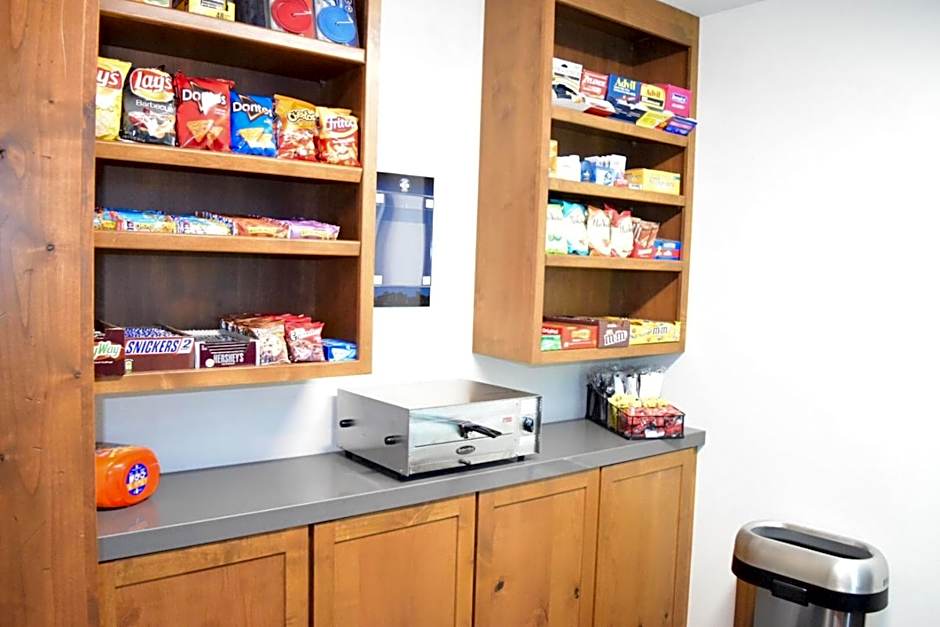Boarders Inn & Suites by Cobblestone Hotels - Syracuse