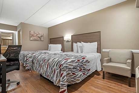 Deluxe Room with Two Double Beds Smoke Free