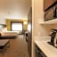  Holiday Inn Express & Suites