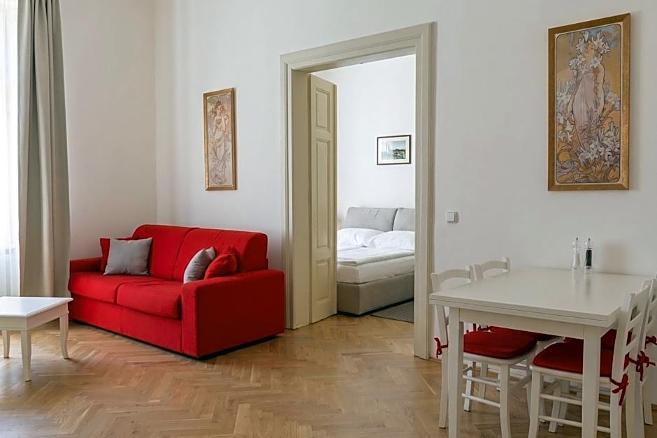 Three Golden Crowns Apartments