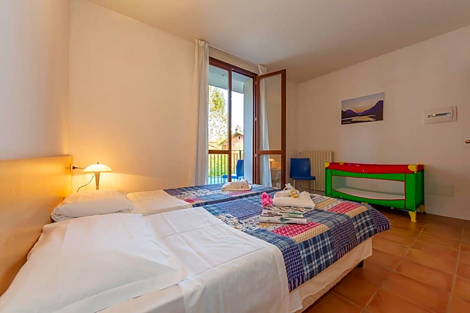 Budget Village Apartments - Porto Letizia