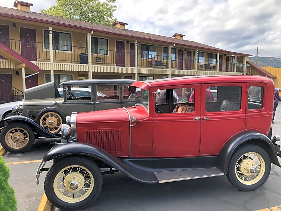 Klamath Motor Lodge