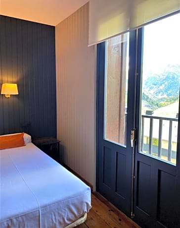 Double or Twin Room Mountain Style with Balcony