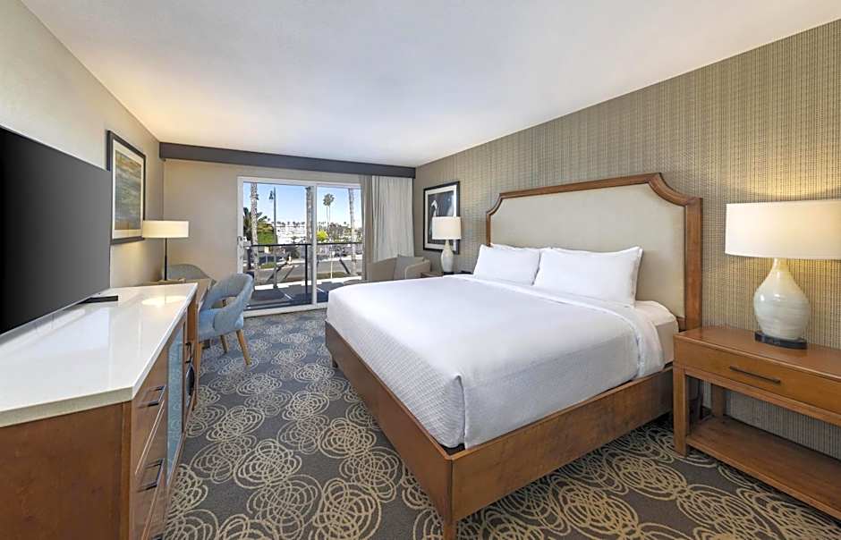 Redondo Beach Hotel, Tapestry Collection by Hilton