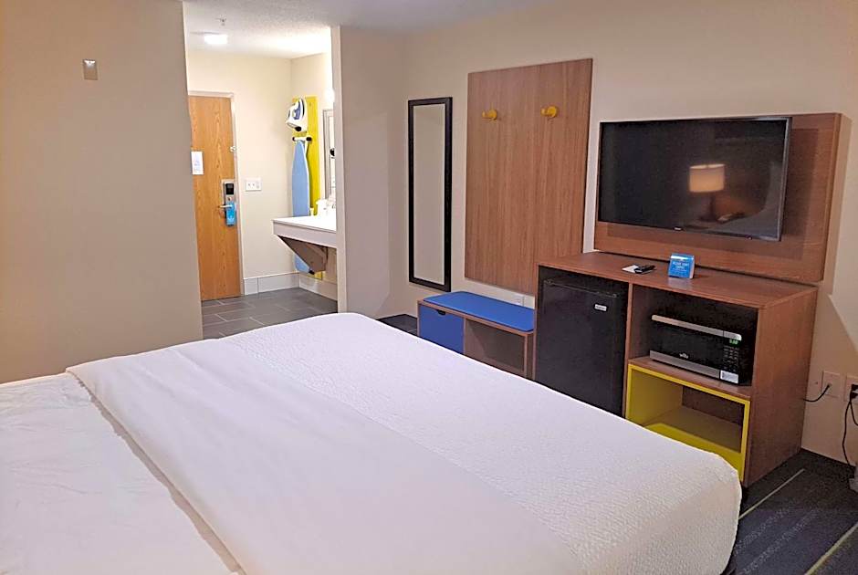 Foto 1 daripada 5 — 1 Queen Bed, Hearing/Mobility Accessible, Grab Bars, Bathtub