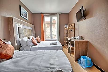 Triple - 1 Double and 2 Single Beds