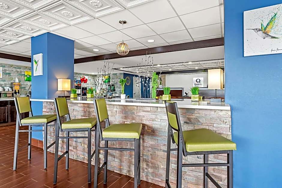 Quality Inn & Suites near Robins Air Force Base