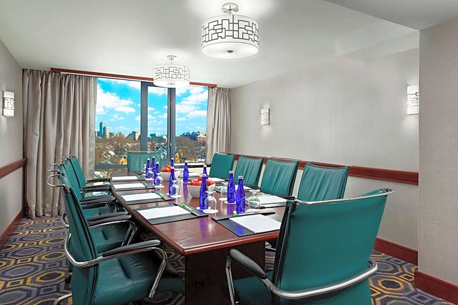 Courtyard by Marriott Boston Cambridge