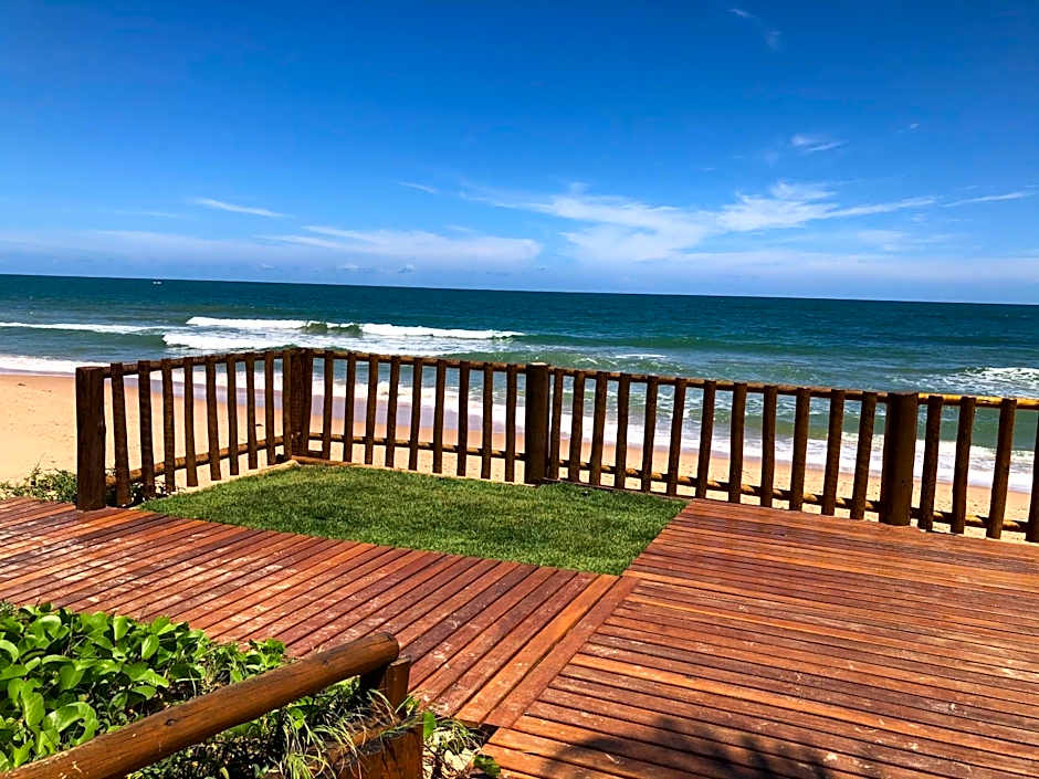 2 Suítes, Guarajuba, piscina frente mar