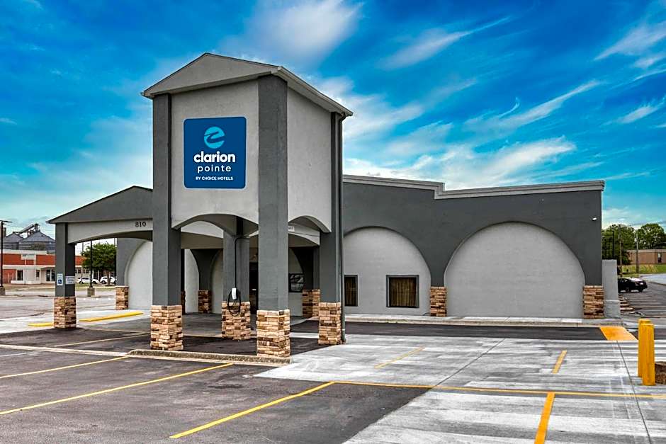 Clarion Pointe Decatur Downtown