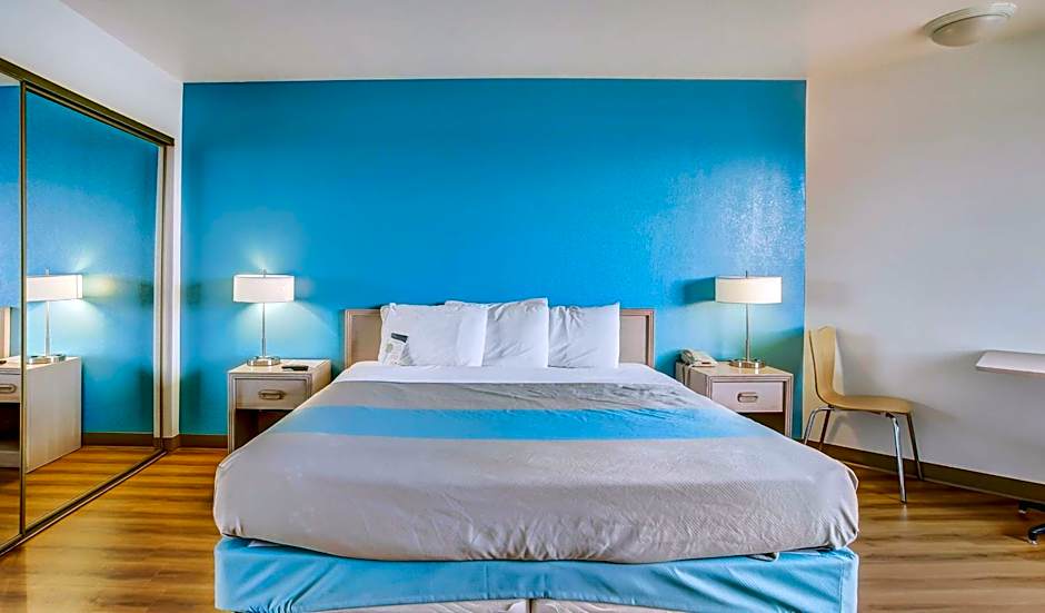 Motel 6-Coos Bay, OR