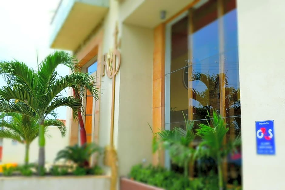 Roots Apartment Hotel