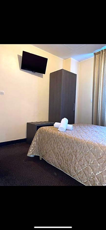 Aero Hotel