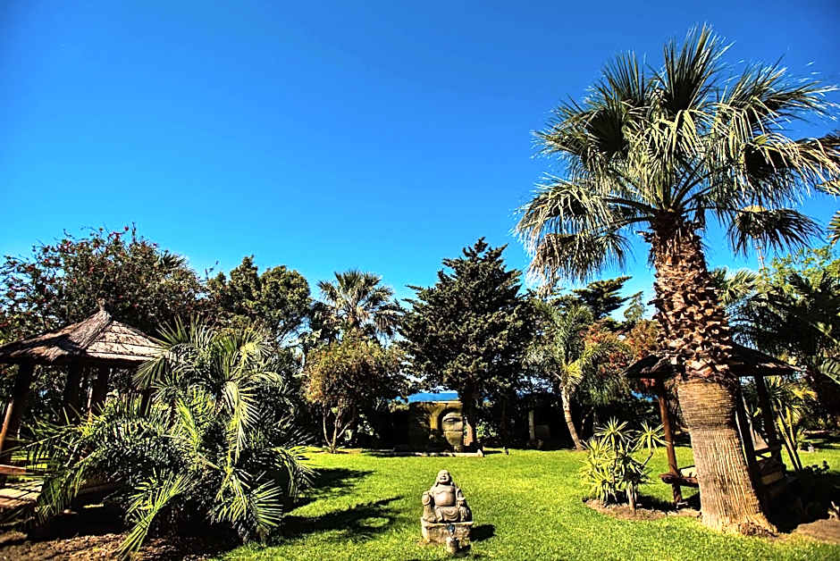 Chillout Hotel Tres Mares